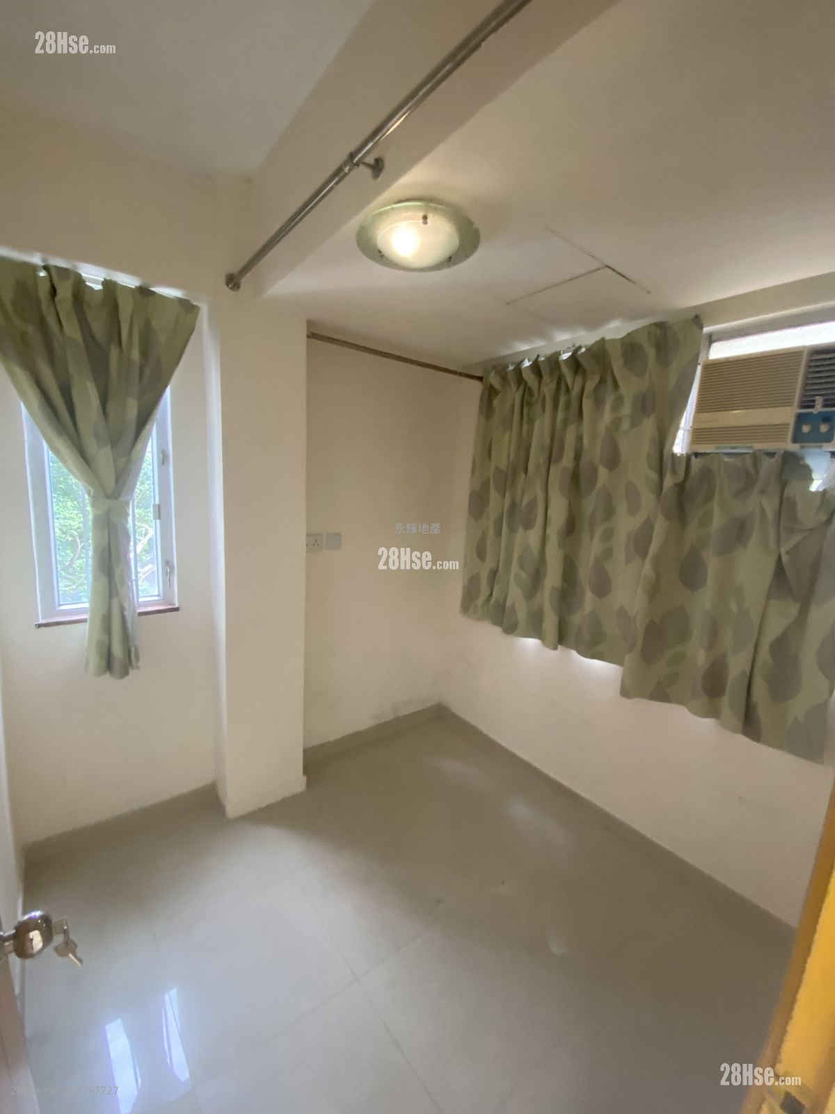 三喜大厦 租盘 1 房 242 平方尺