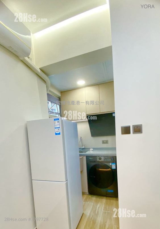 Yan On Building Rental Studio , 1 Bathroom 180 ft²