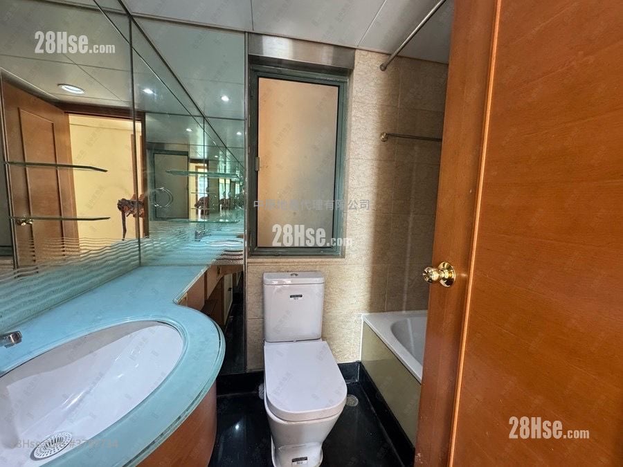 Island Resort Sell 3 Bedrooms 565 ft²