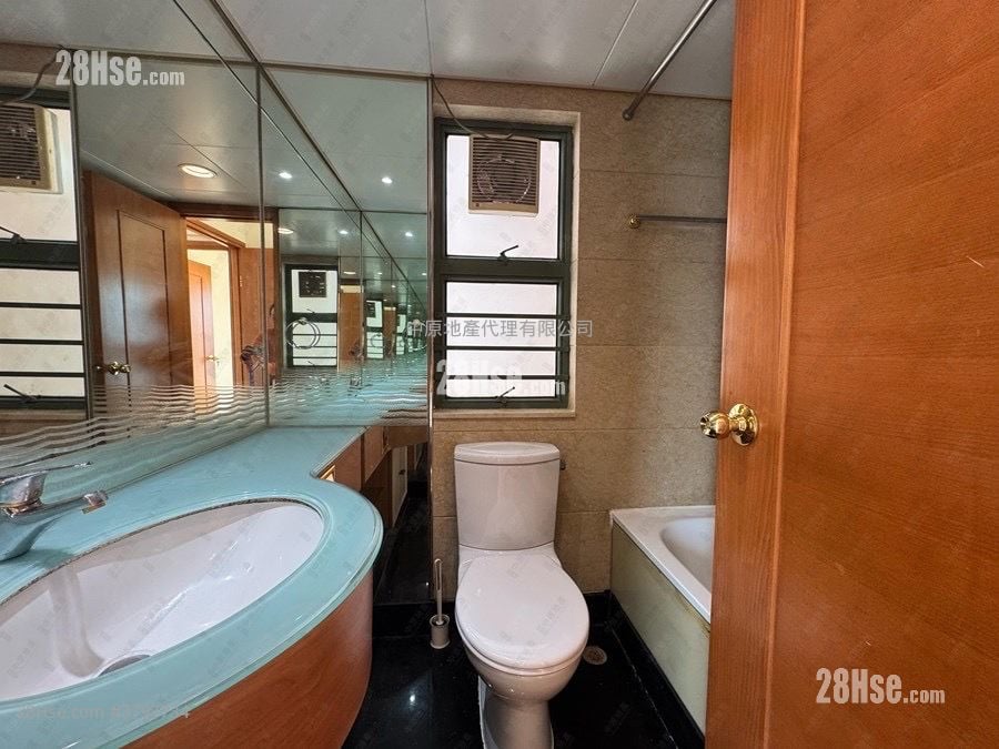 Island Resort Sell 3 Bedrooms 565 ft²