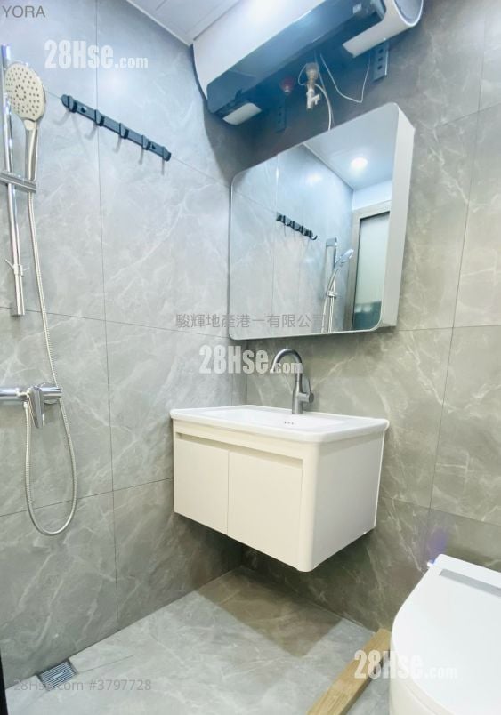 Yan On Building Rental Studio , 1 Bathroom 180 ft²