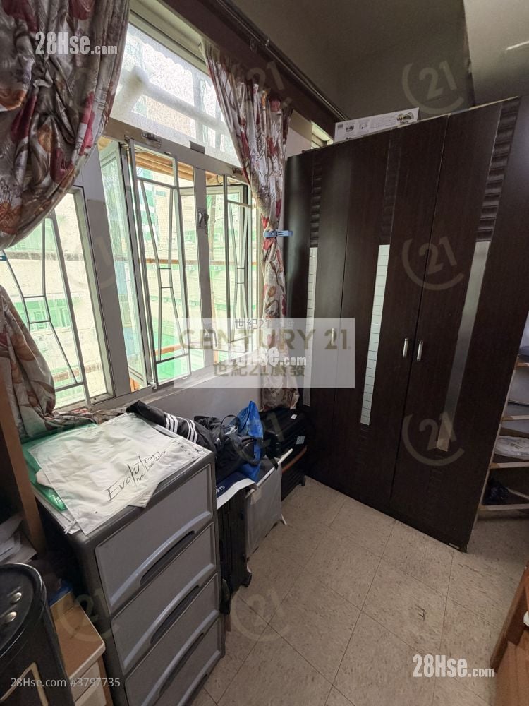 Chinese Mansion Sell 2 Bedrooms , 1 Bathroom 342 ft²