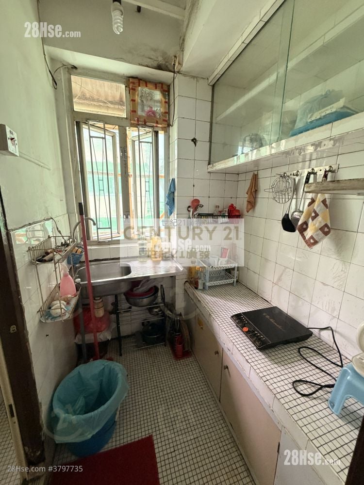Chinese Mansion Sell 2 Bedrooms , 1 Bathroom 342 ft²