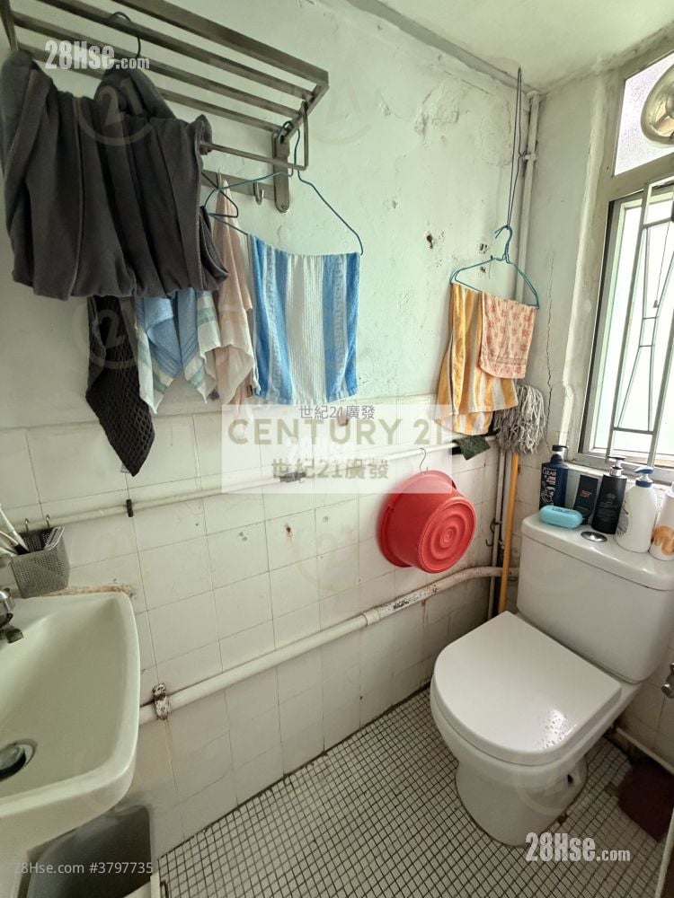 Chinese Mansion Sell 2 Bedrooms , 1 Bathroom 342 ft²