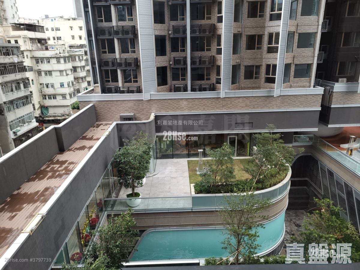 Seaside Sonata Rental 505 ft²