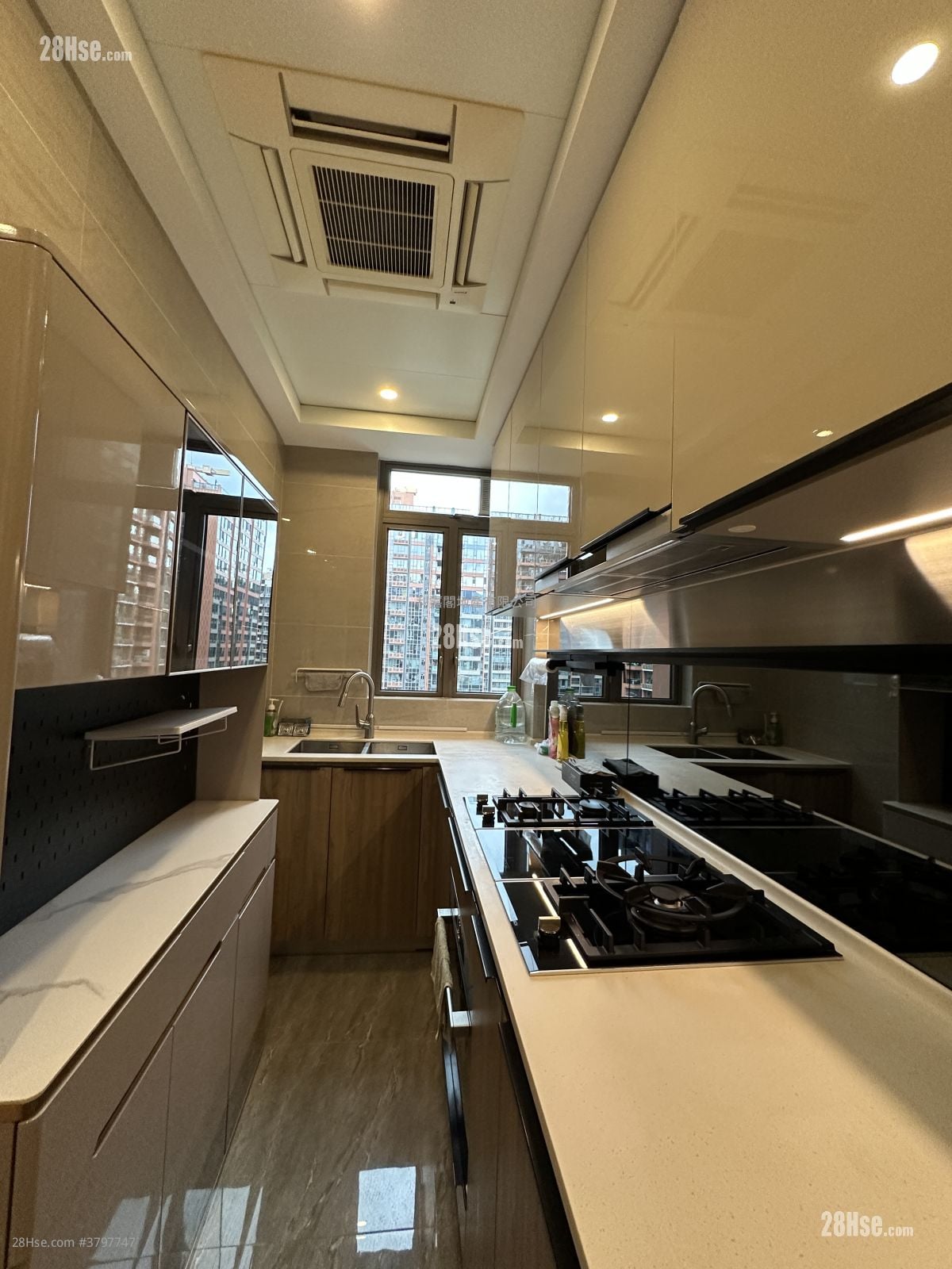 海日湾 II 租盘 3 房 , 3 浴室 987 平方尺