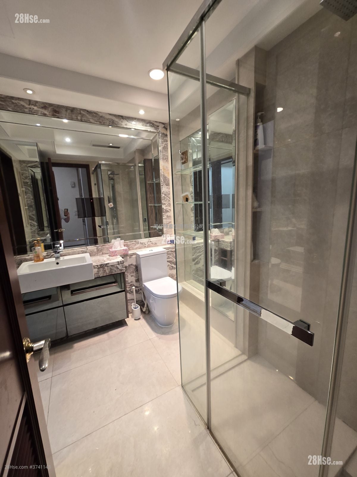 The Avenue Rental 1 Bedroom 459 ft²