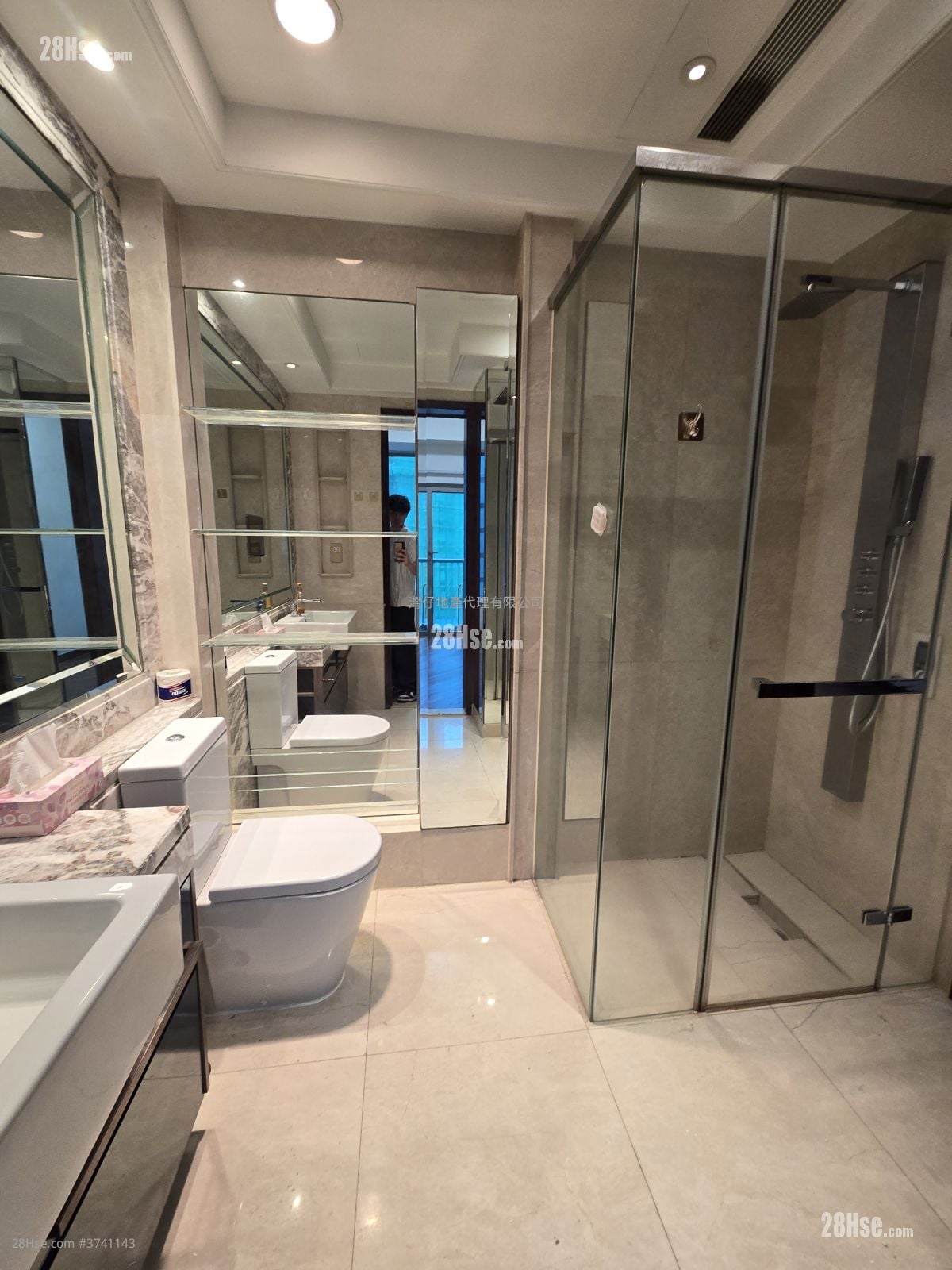 The Avenue Rental 1 Bedroom 459 ft²