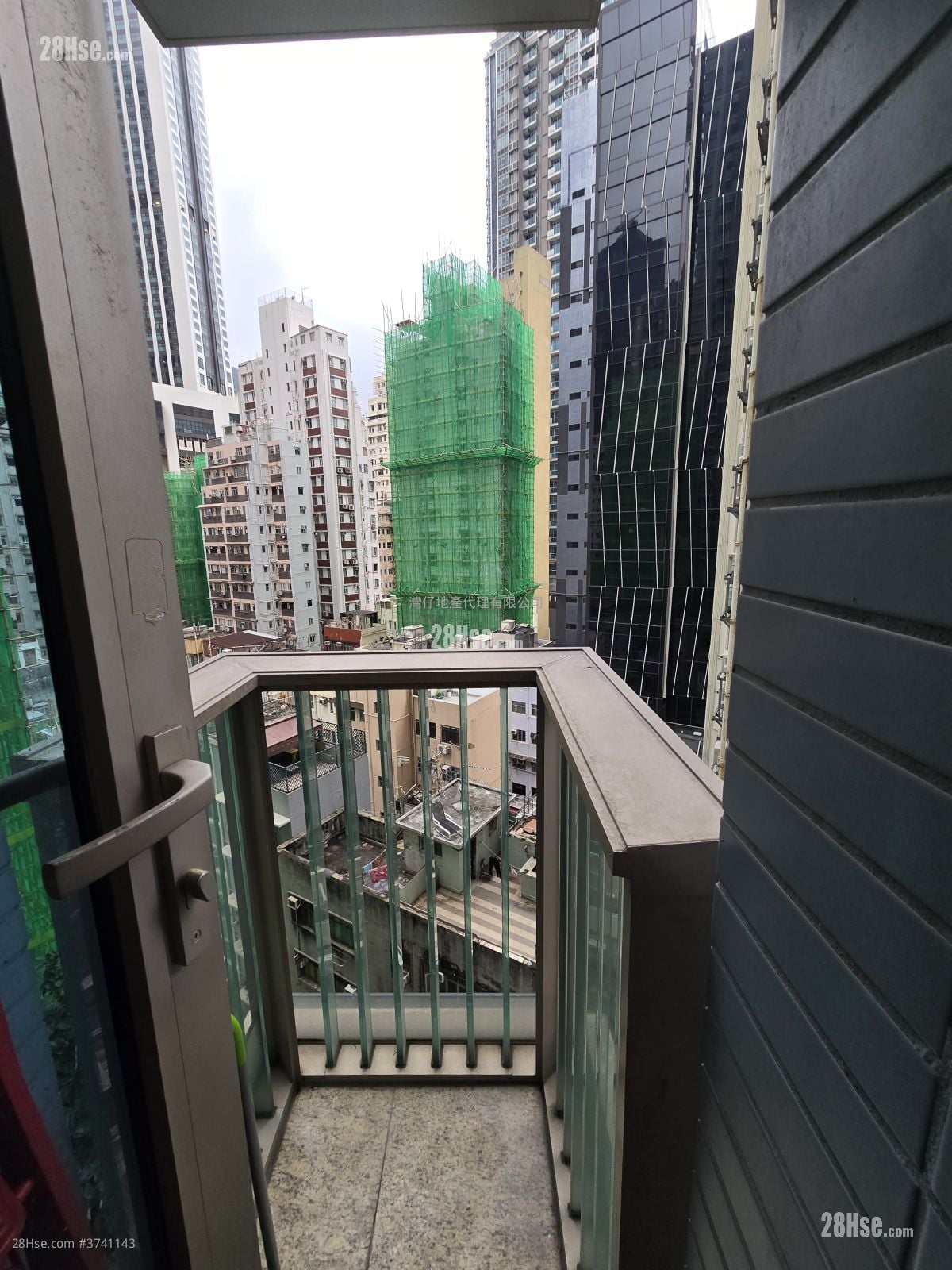 The Avenue Rental 1 Bedroom 459 ft²