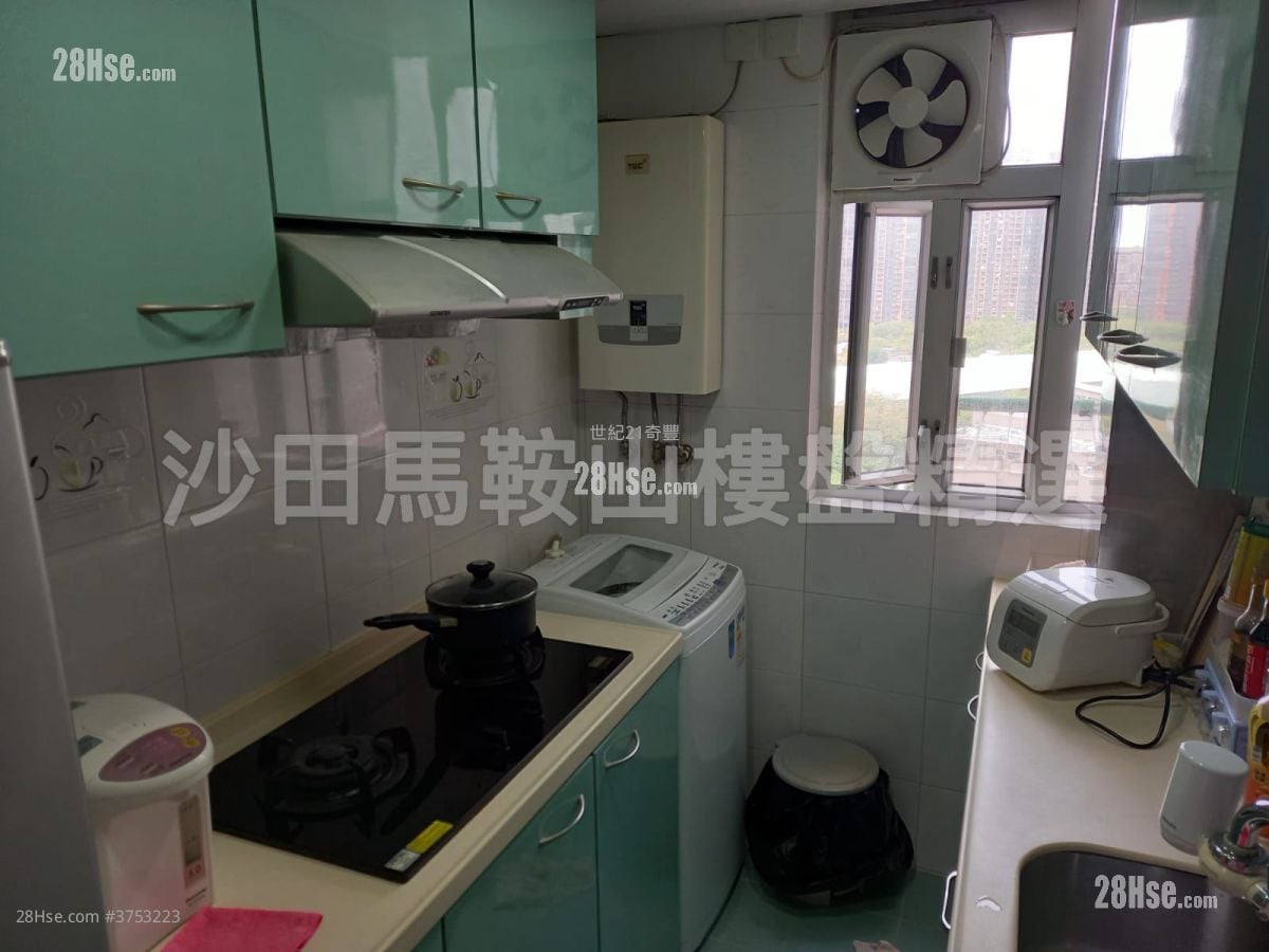Kam Lung Court Sell 2 Bedrooms , 1 Bathroom 401 ft²