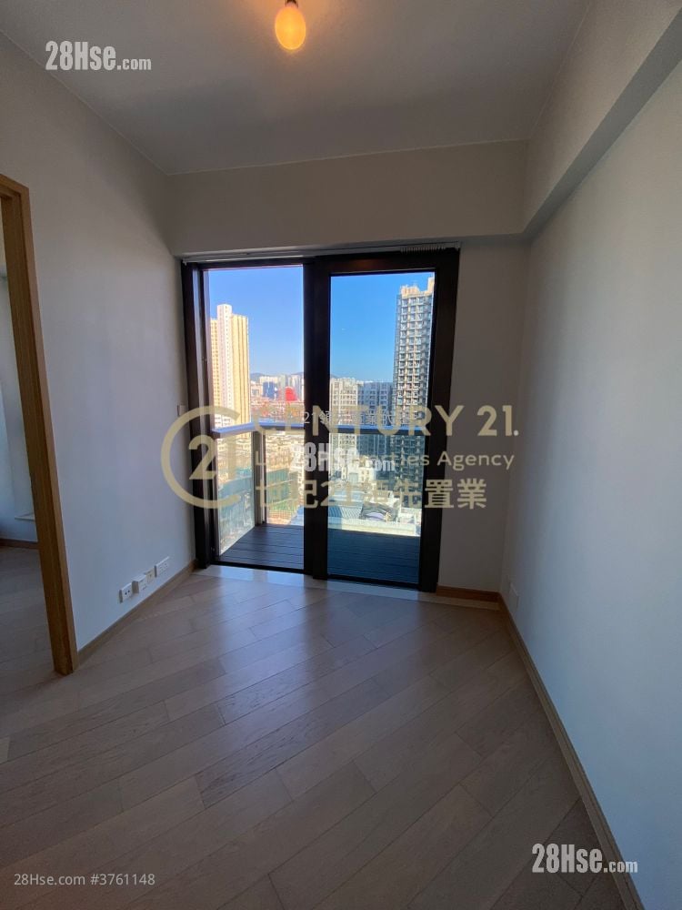 Axis Sell 1 Bedroom , 1 Bathroom 247 ft²