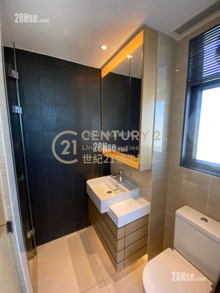 Axis Sell 1 Bedroom , 1 Bathroom 247 ft²