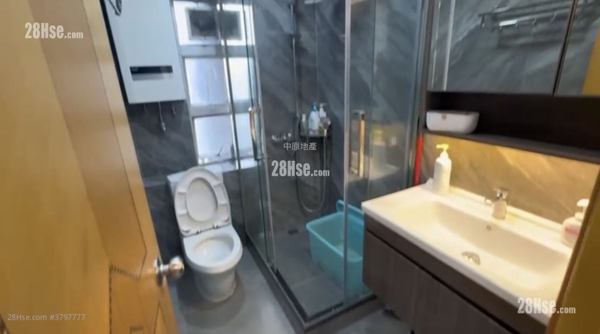 New Kwai Fong Gardens Sell 2 Bedrooms , 1 Bathroom 418 ft²