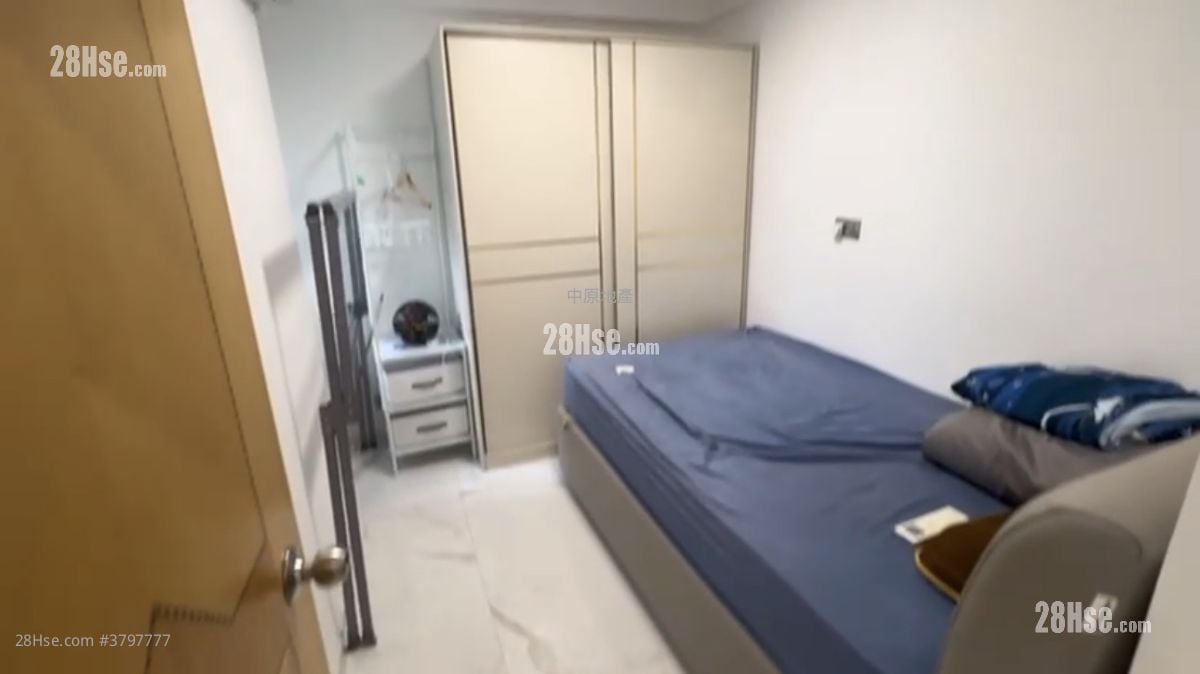 New Kwai Fong Gardens Sell 2 Bedrooms , 1 Bathroom 418 ft²