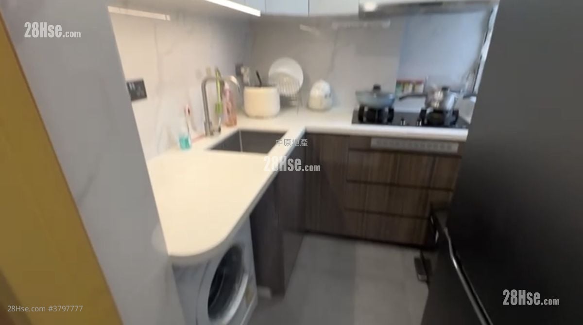 New Kwai Fong Gardens Sell 2 Bedrooms , 1 Bathroom 418 ft²