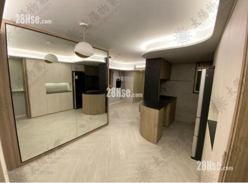 Harbour Place Sell 3 Bedrooms 589 ft²