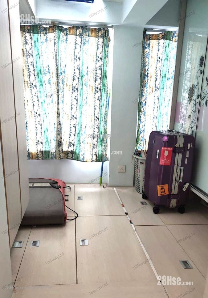 Fung Wong Chuen Building Sell 2 Bedrooms , 1 Bathroom 475 ft²