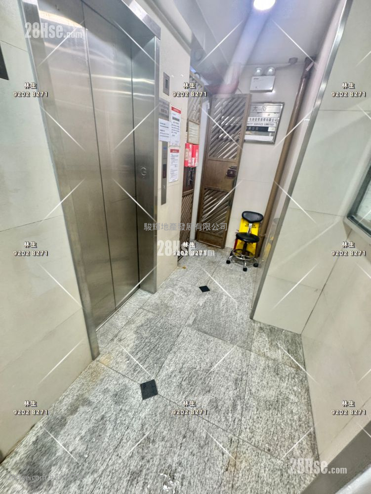 Season Mansion Sell 1 Bedroom , 1 Bathroom 319 ft²