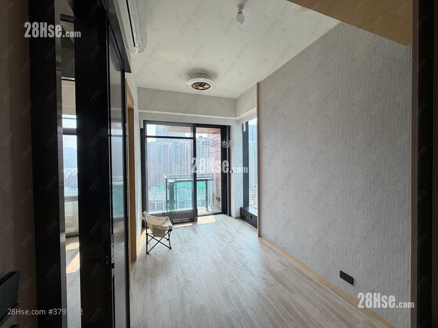 The Quinn Square Mile Sell 1 Bedroom , 1 Bathroom 328 ft²