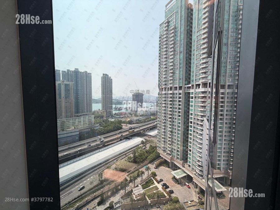 The Quinn Square Mile Sell 1 Bedroom , 1 Bathroom 328 ft²