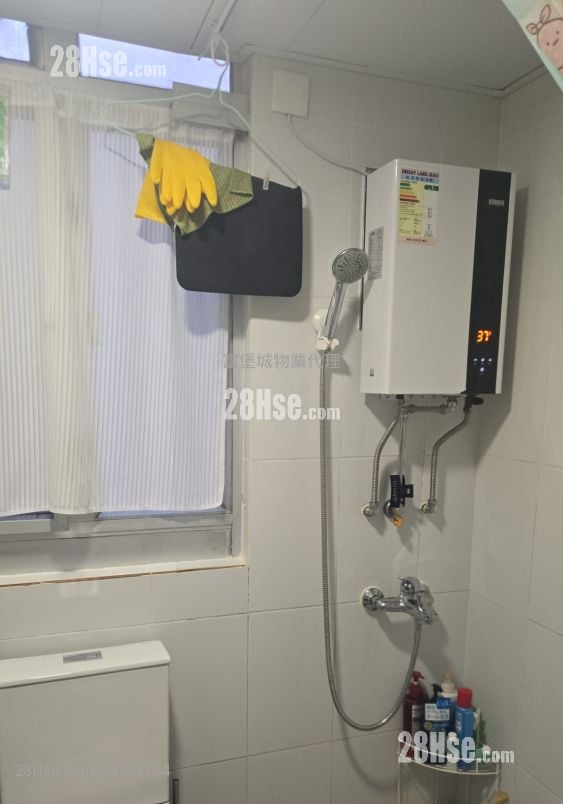 Hong Lam Court Sell 2 Bedrooms , 1 Bathroom 401 ft²