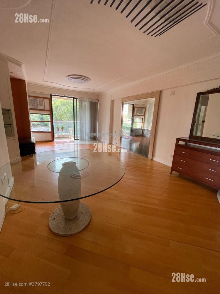 Parc Royale Sell 3 Bedrooms , 2 Bathrooms 942 ft²