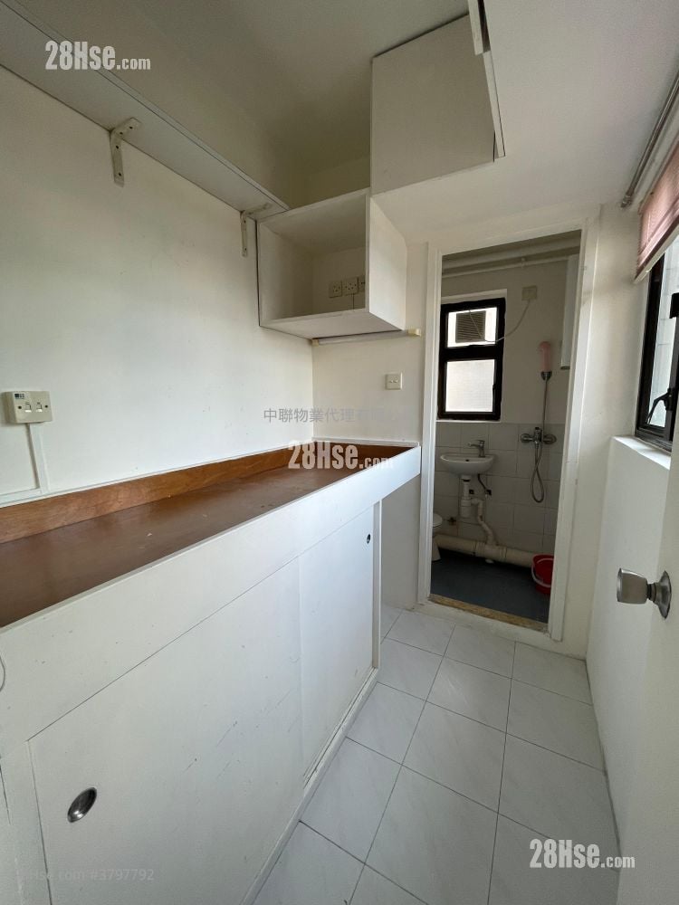 Parc Royale Sell 3 Bedrooms , 2 Bathrooms 942 ft²