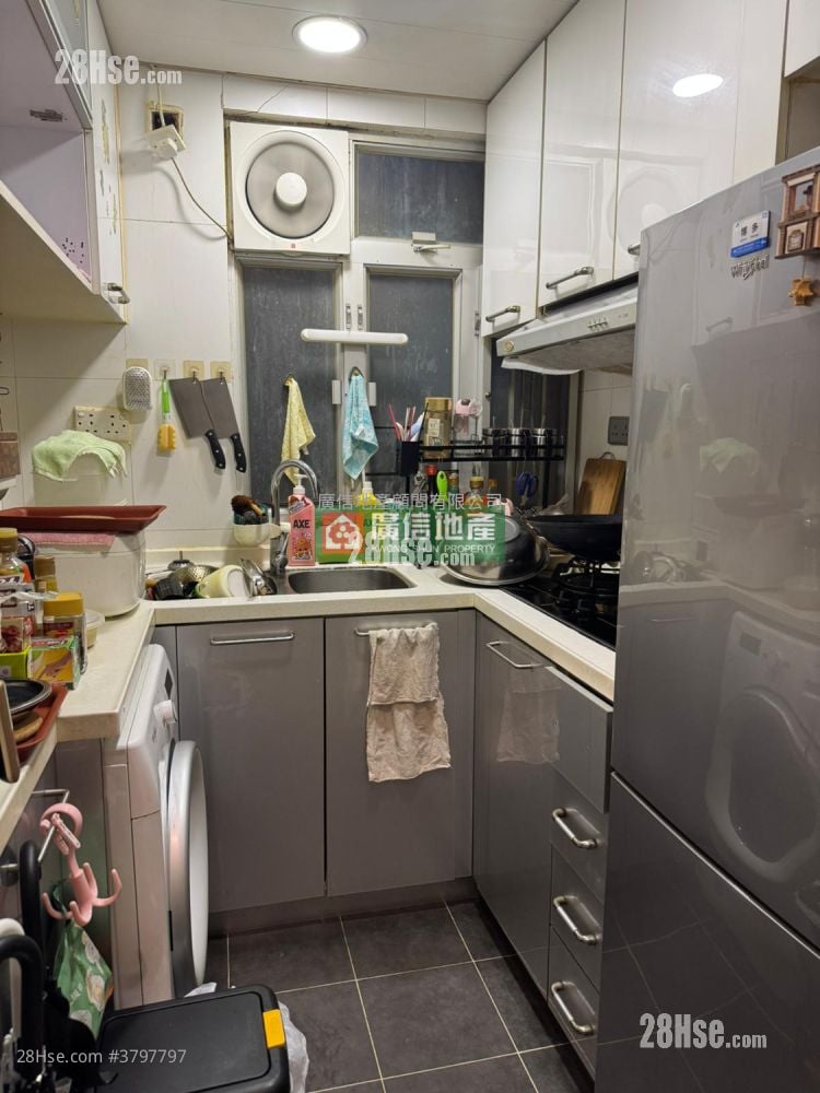 Po Cheong Building Sell 2 Bedrooms , 1 Bathroom 480 ft²