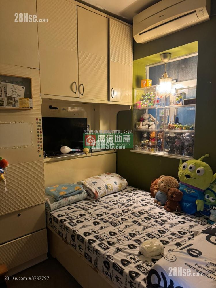 Po Cheong Building Sell 2 Bedrooms , 1 Bathroom 480 ft²