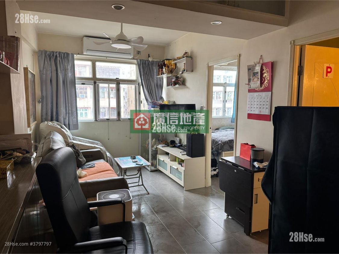 Po Cheong Building Sell 2 Bedrooms , 1 Bathroom 480 ft²