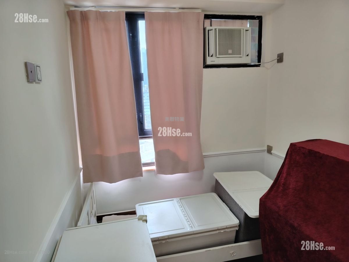 又一居 售盘 3 房 561 平方尺