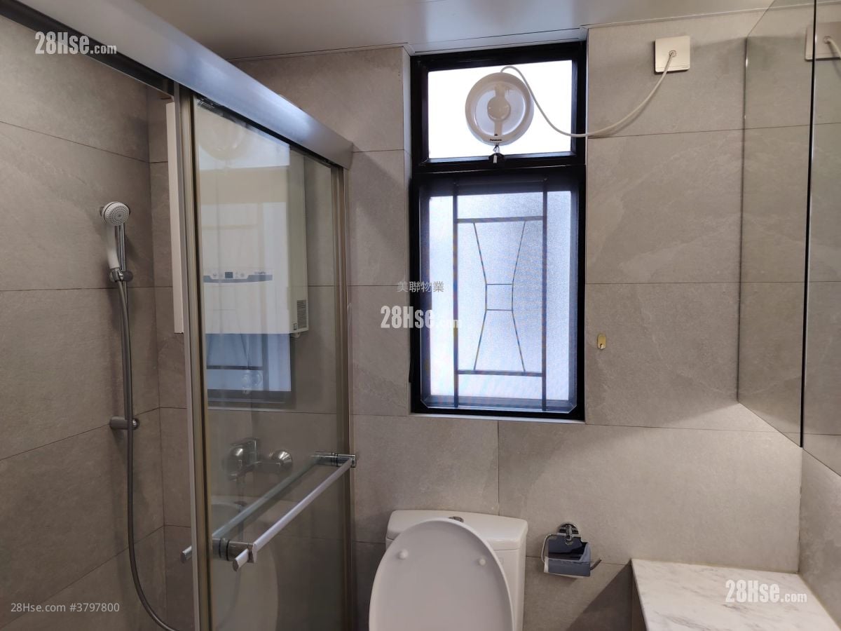 又一居 售盘 3 房 561 平方尺