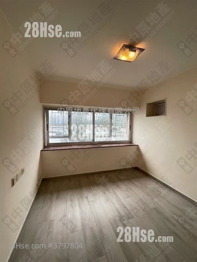 海怡半岛 售盘 4 房 , 2 浴室 739 平方尺