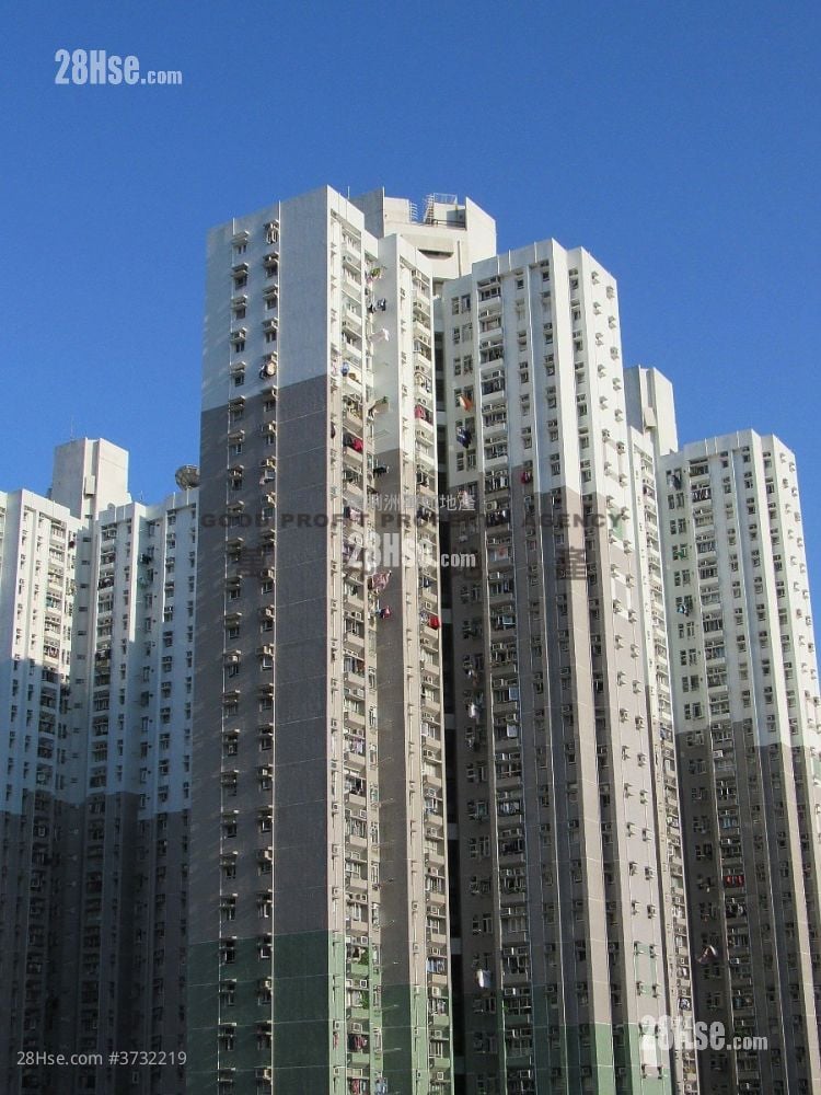 Ka Lung Court Sell 3 Bedrooms , 1 Bathroom 554 ft²