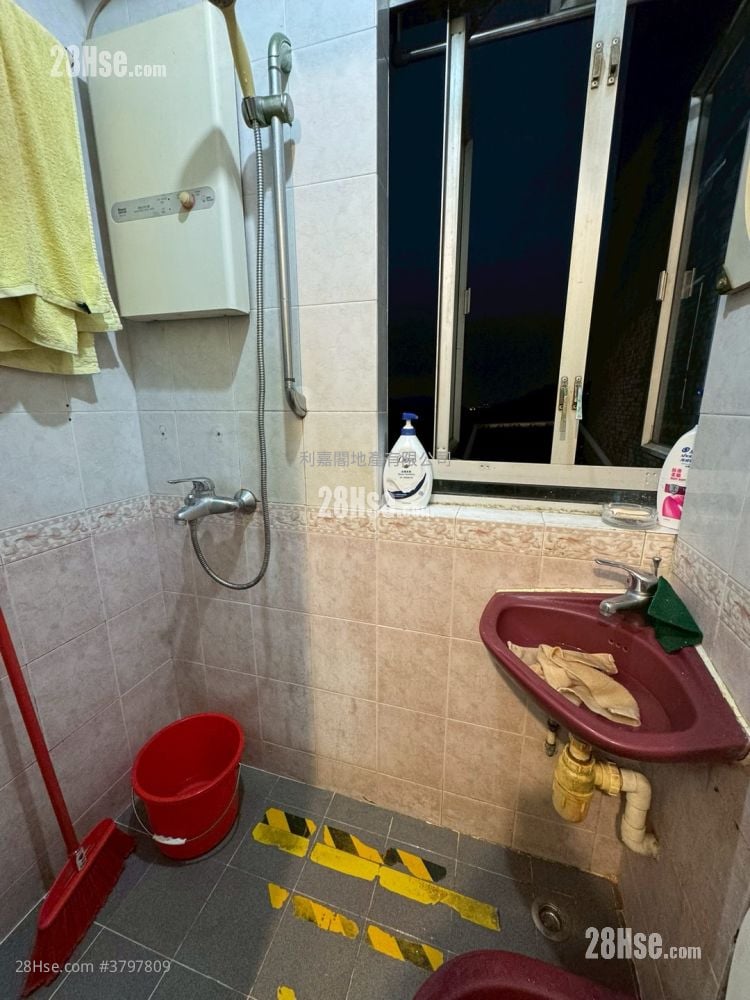 青华苑 售盘 2 房 , 1 浴室 401 平方尺