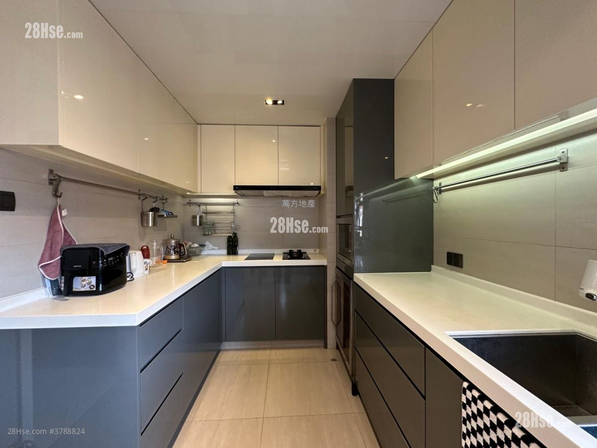 Parc Royale Sell 4 Bedrooms , 2 Bathrooms 1,241 ft²