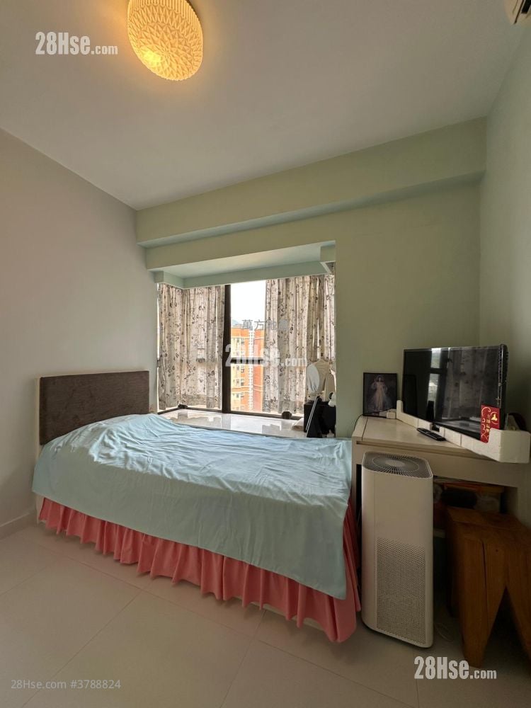 Parc Royale Sell 4 Bedrooms , 2 Bathrooms 1,241 ft²