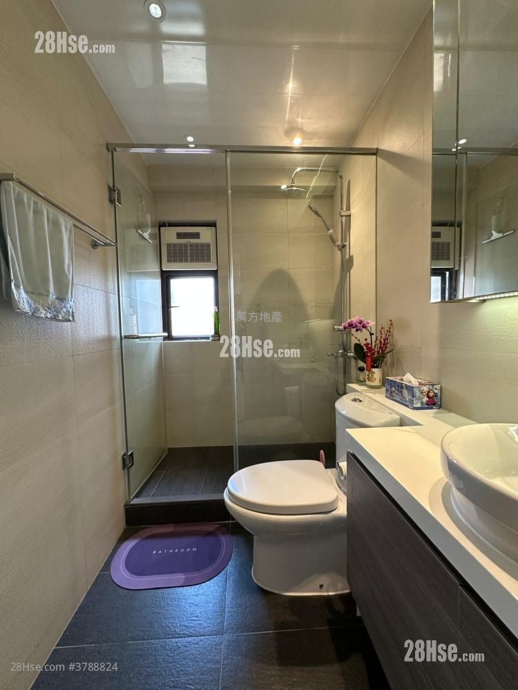 Parc Royale Sell 4 Bedrooms , 2 Bathrooms 1,241 ft²