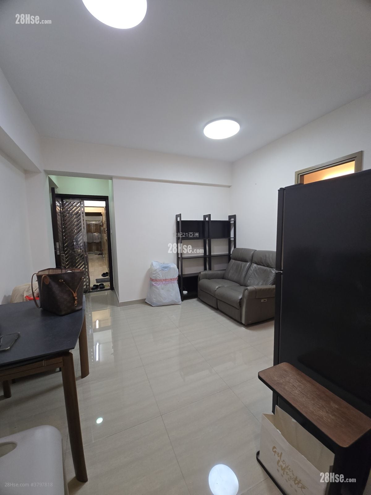 富利大厦 租盘 2 房 , 1 浴室 375 平方尺