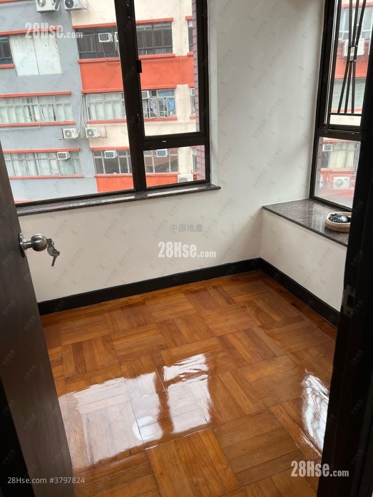Wealth Court Sell 2 Bedrooms , 1 Bathroom 294 ft²