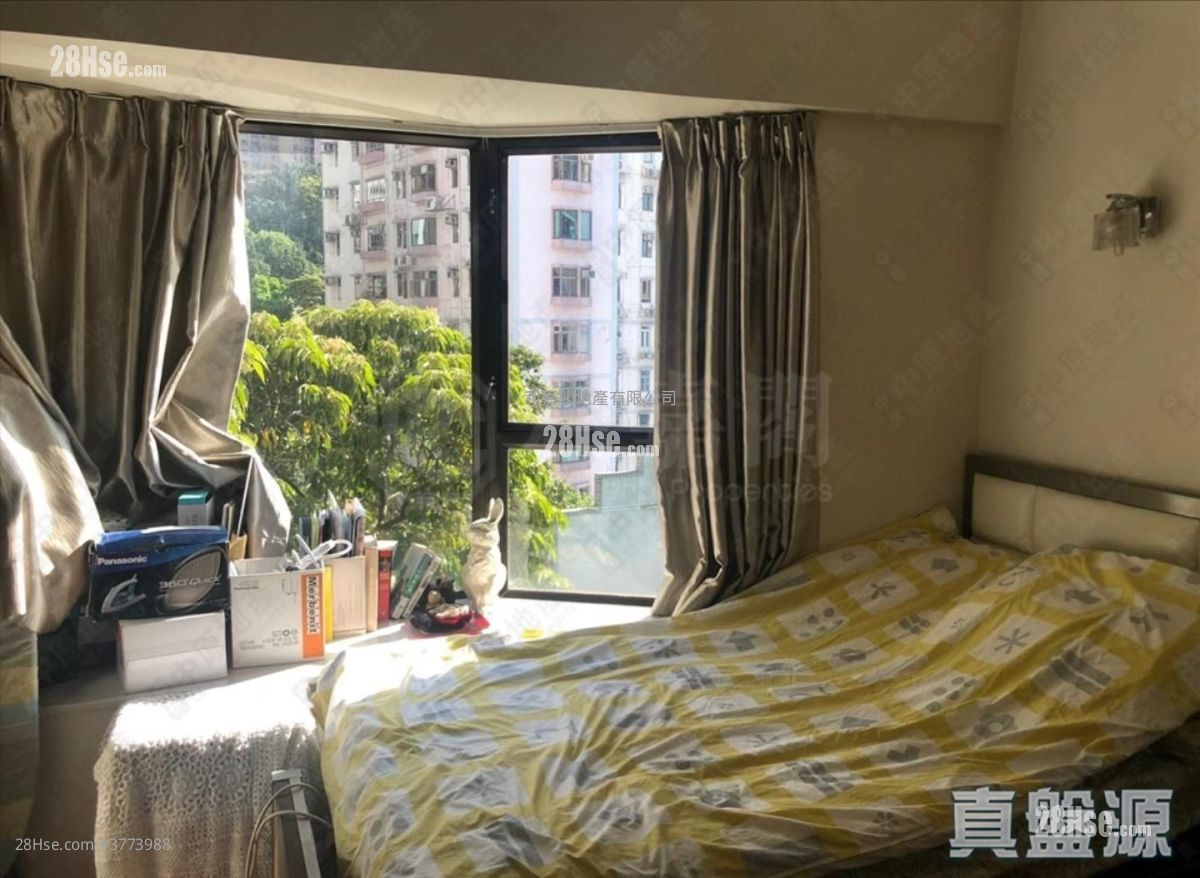 Euston Court Sell 2 Bedrooms , 1 Bathroom 587 ft²