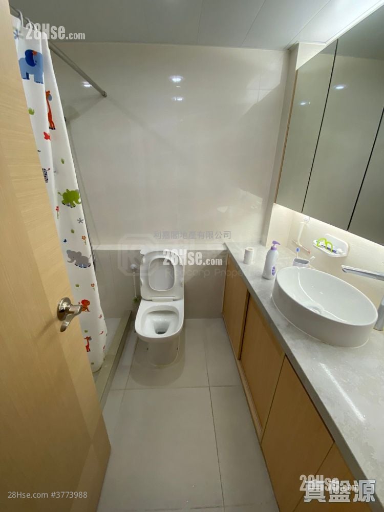 Euston Court Sell 2 Bedrooms , 1 Bathroom 587 ft²