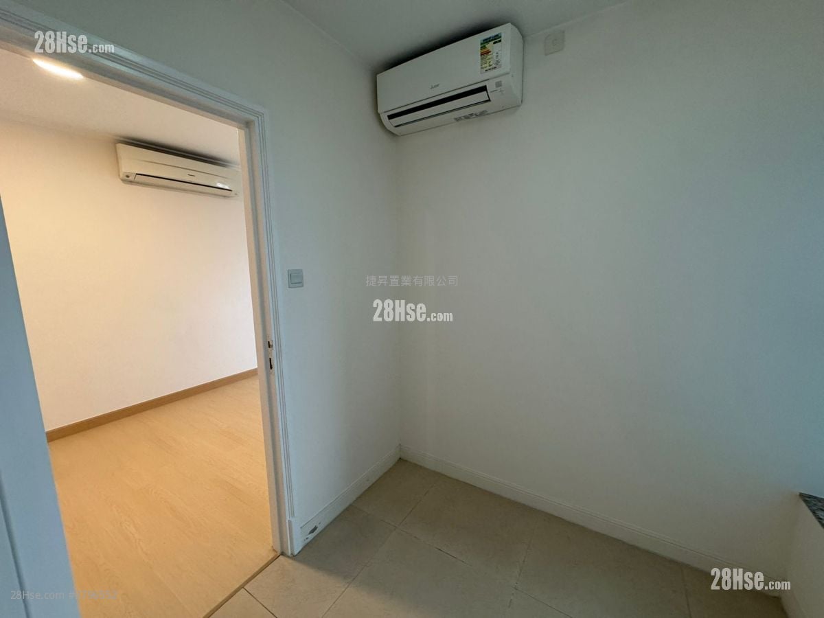 Sky Tower Sell 2 Bedrooms , 1 Bathroom 479 ft²