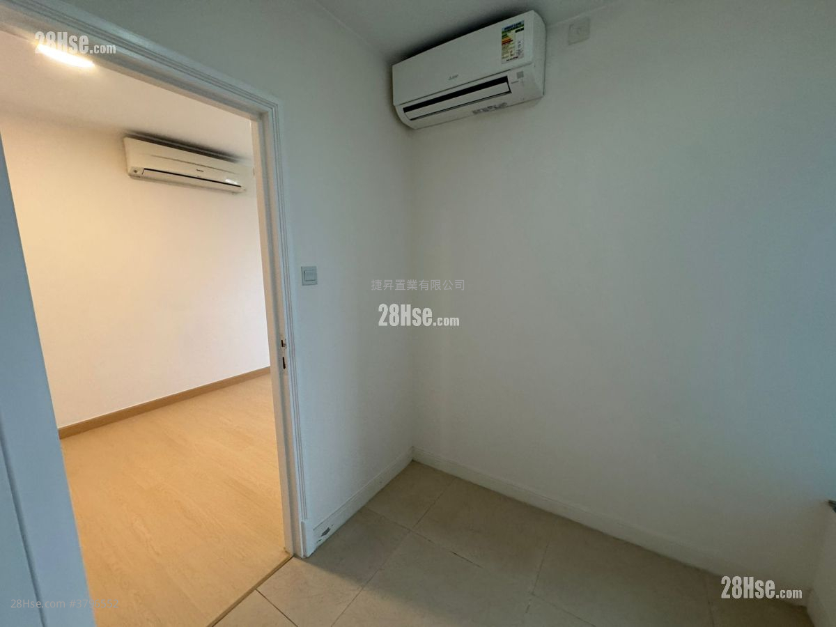 Sky Tower Sell 2 Bedrooms , 1 Bathroom 479 ft²