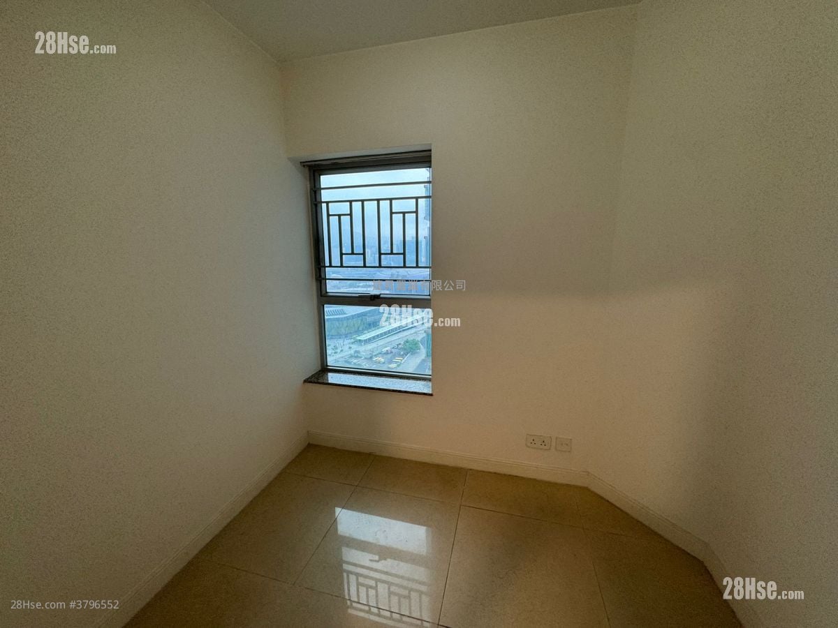 Sky Tower Sell 2 Bedrooms , 1 Bathroom 479 ft²