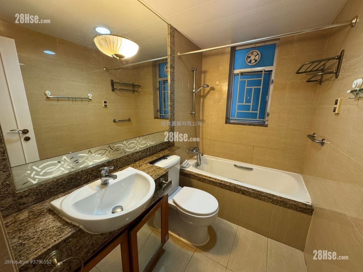 Sky Tower Sell 2 Bedrooms , 1 Bathroom 479 ft²