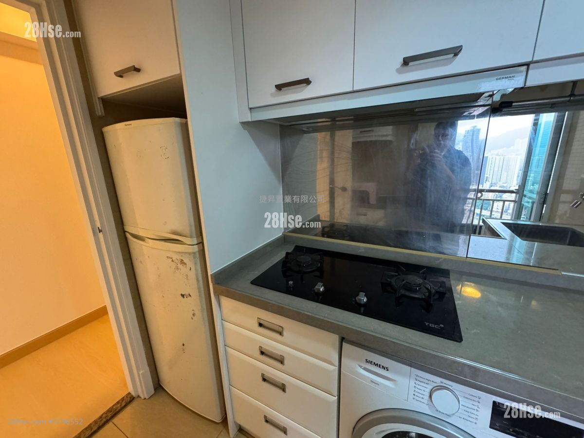 Sky Tower Sell 2 Bedrooms , 1 Bathroom 479 ft²