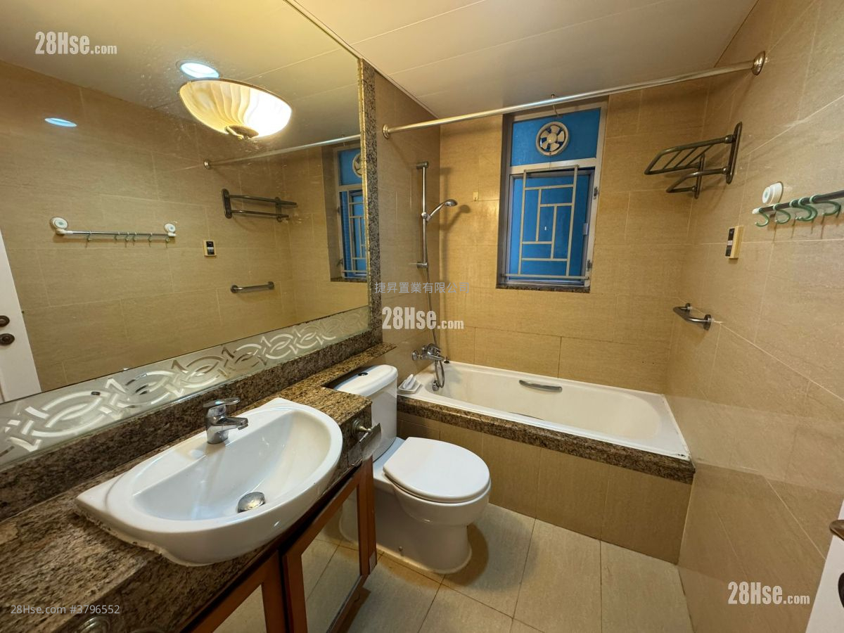 Sky Tower Sell 2 Bedrooms , 1 Bathroom 479 ft²