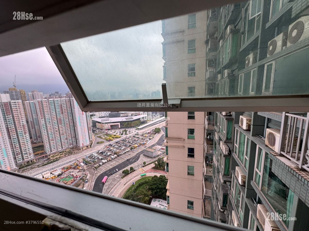 Sky Tower Sell 2 Bedrooms , 1 Bathroom 479 ft²