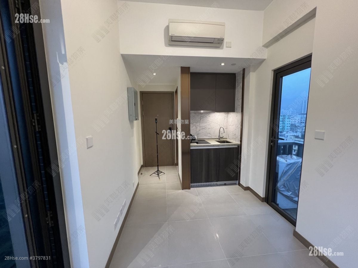 AVA228 售盘 1 房 249 平方尺